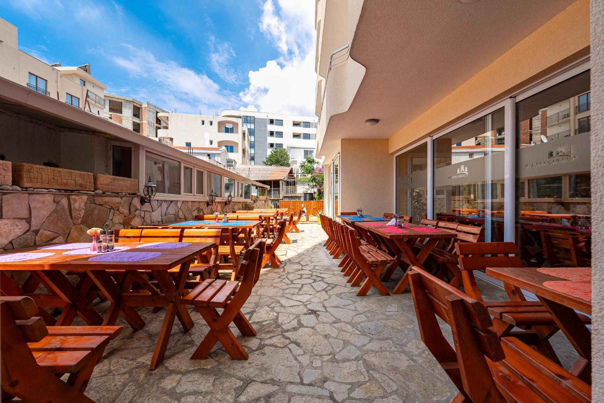Palata Saraj Apartment Bar