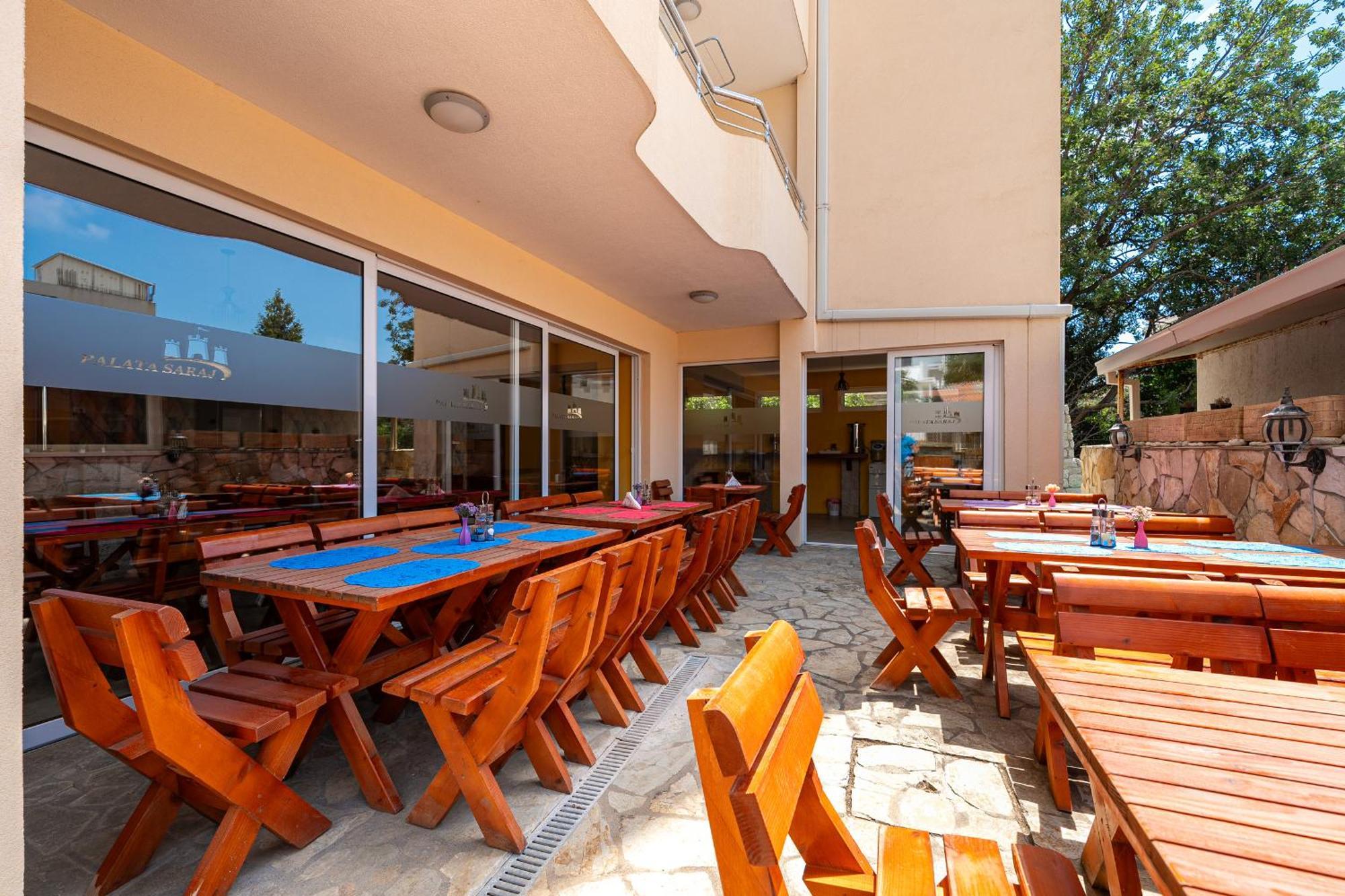 Apartment Palata Saraj *