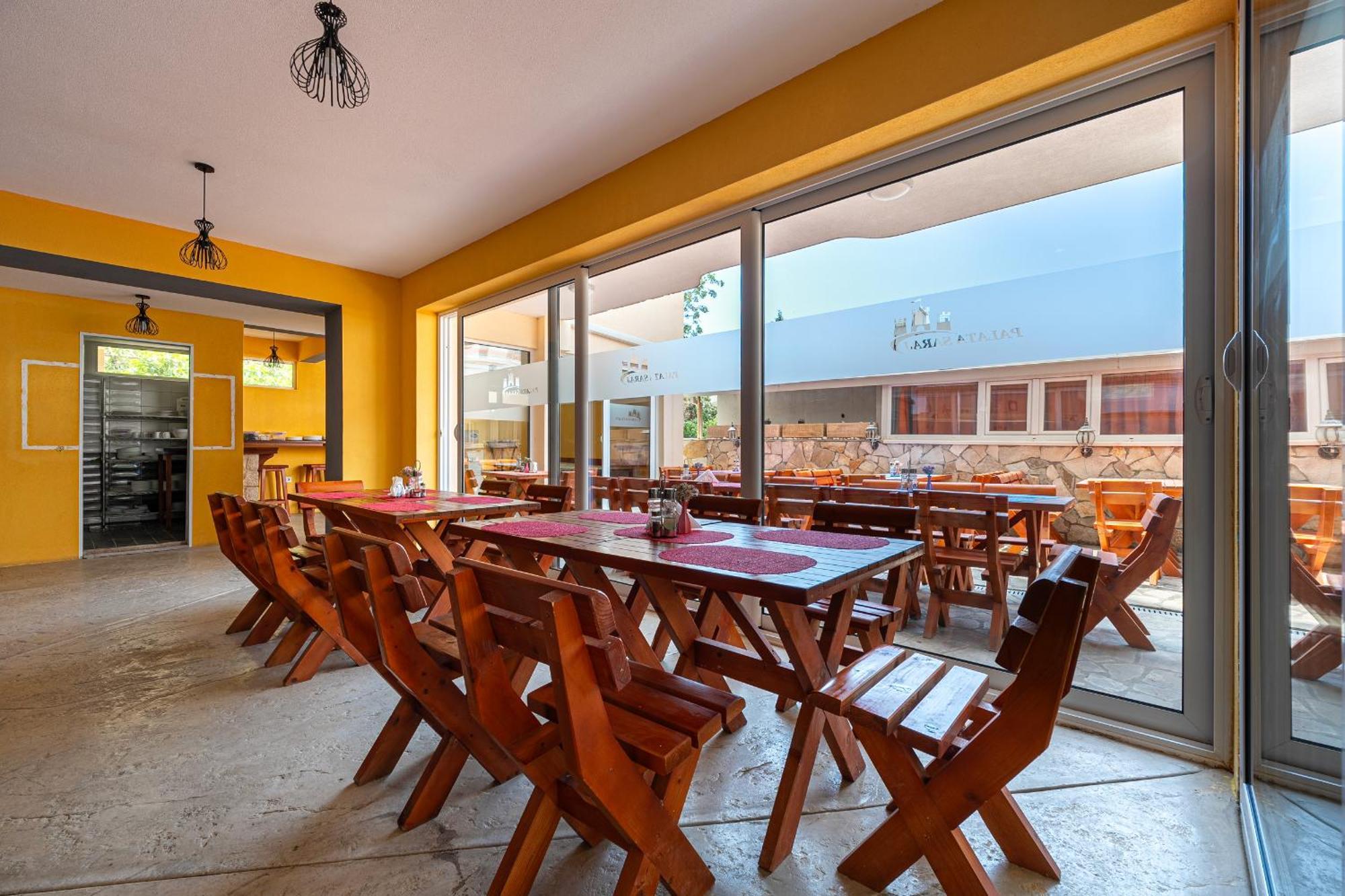 Palata Saraj Apartment Bar