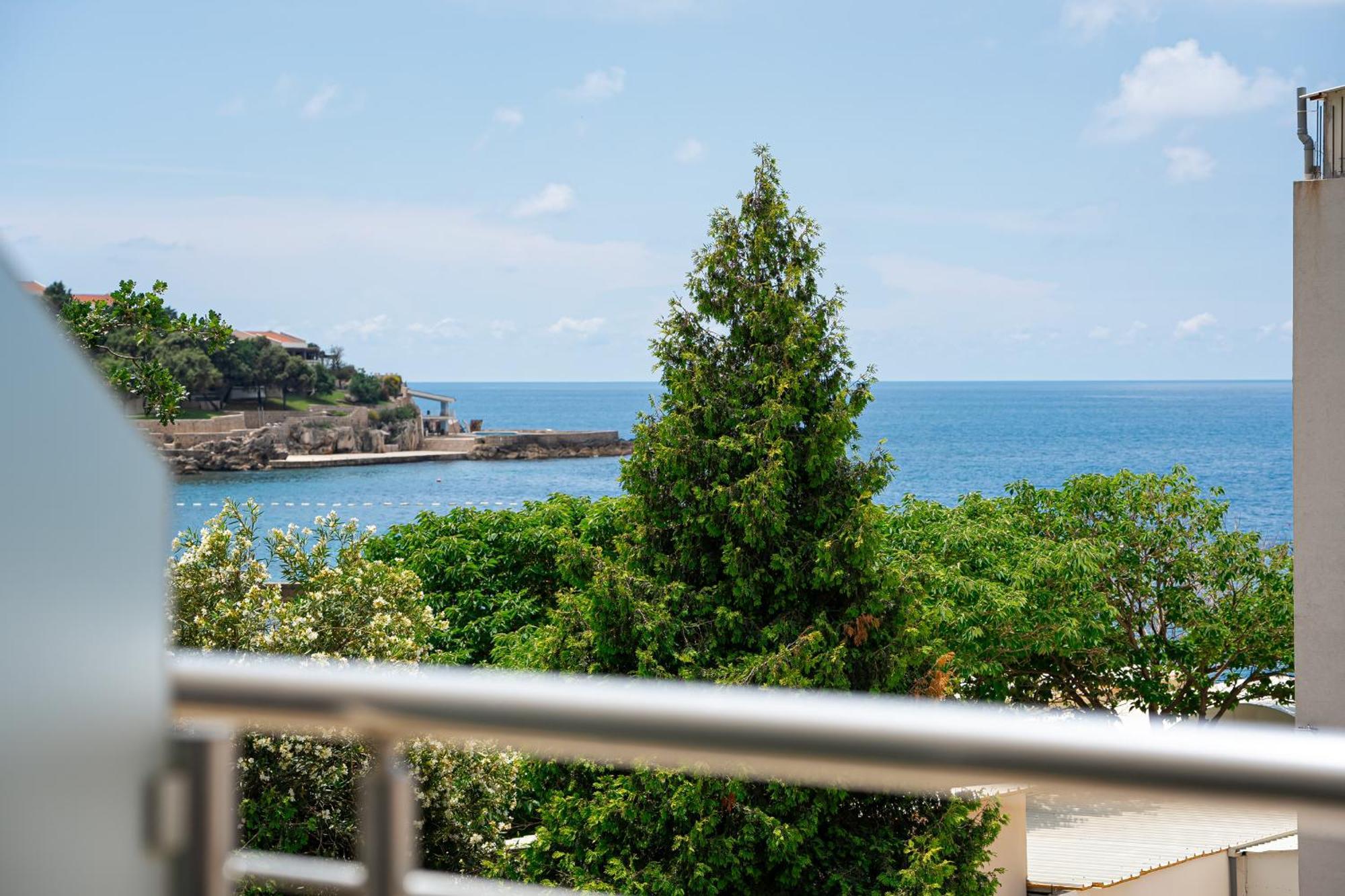 Apartment Palata Saraj