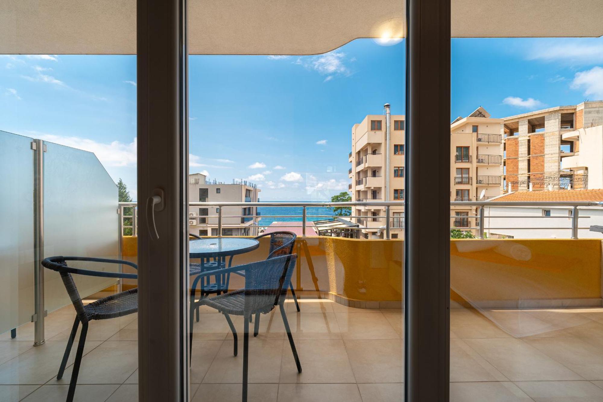 Apartment Palata Saraj