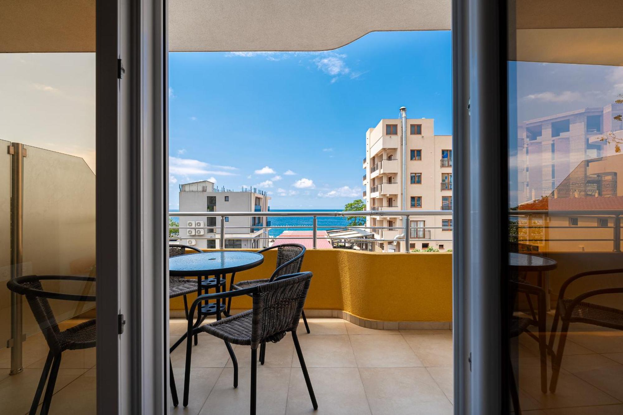 Palata Saraj Apartment Bar