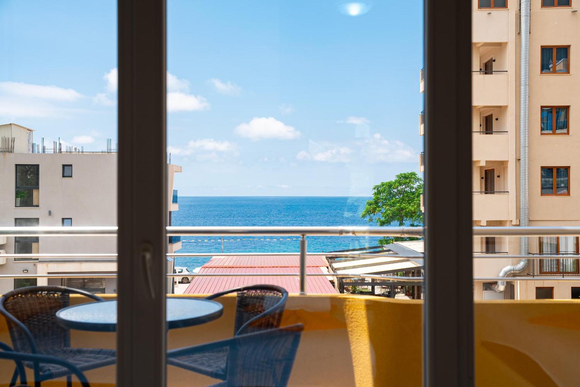 Apartment Palata Saraj