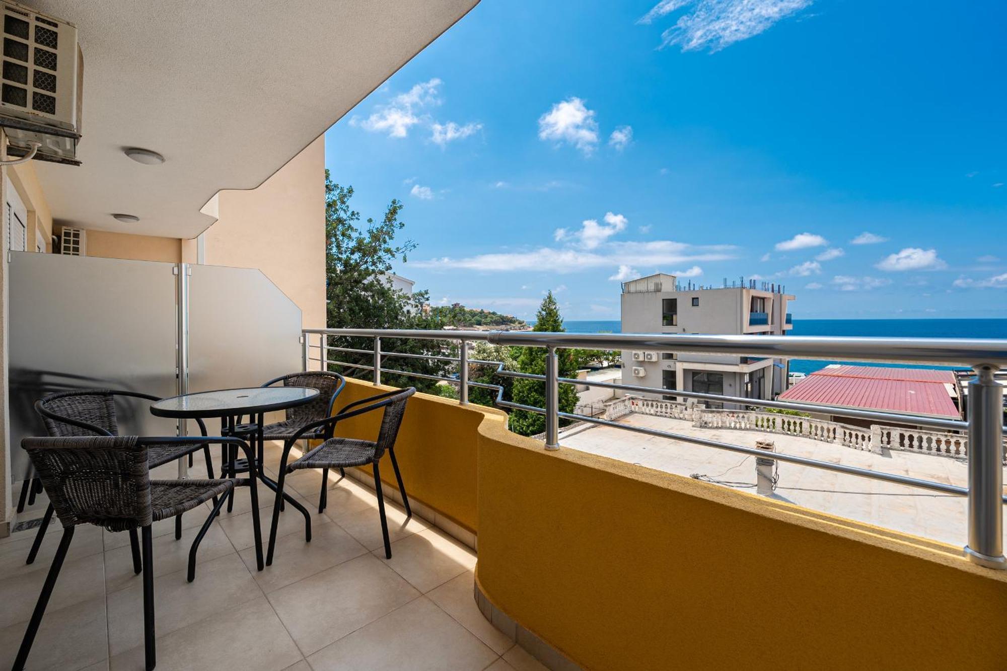 Apartment Palata Saraj Bar